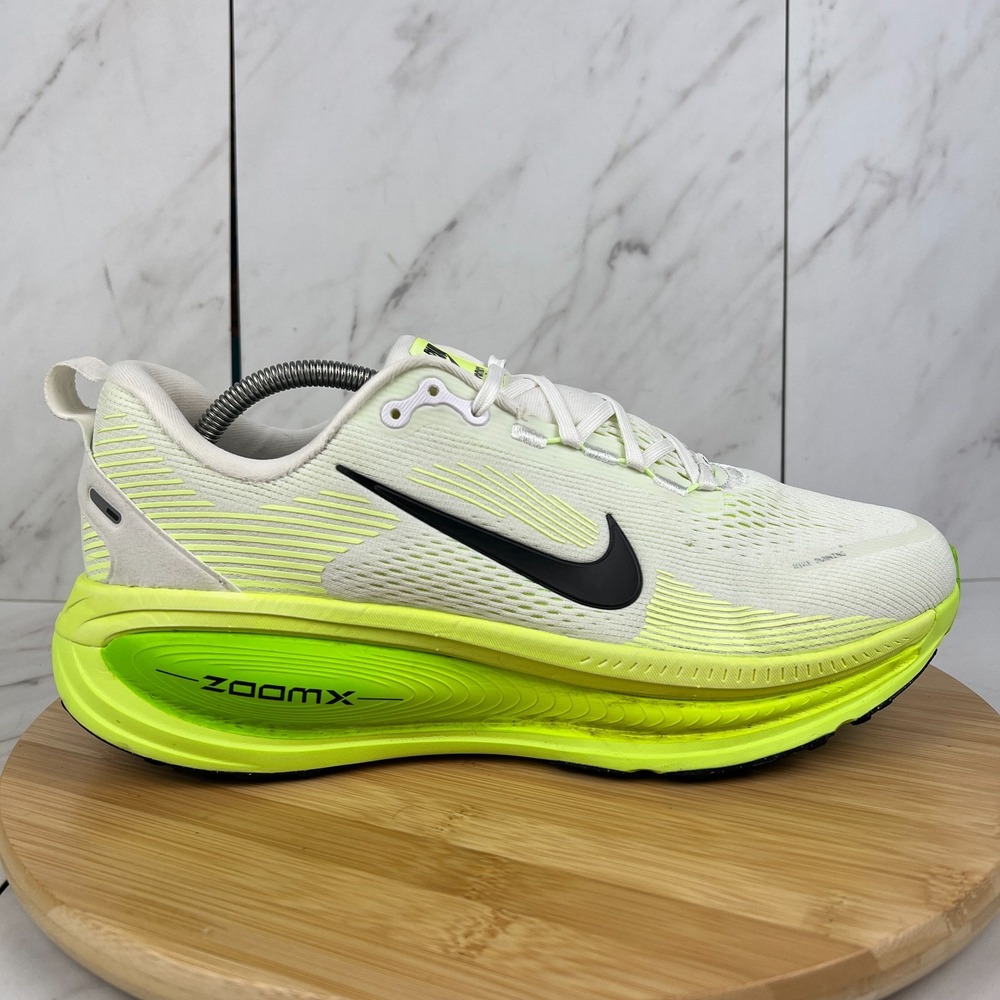 Nike Vomero 18 Mens Size 11 White Electric Volt Green Running Shoes HM6803-100